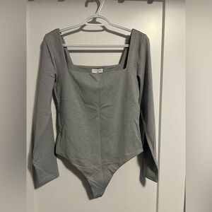 NWOT Aritzia Original Contour Squareneck Bodysuit | Light Grey | Size L